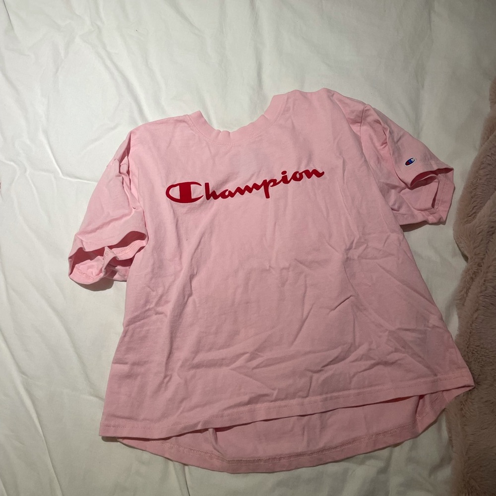 Cropped pink champions tee